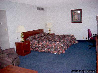 Sunflower Inn & Suites - Garden City Room photo